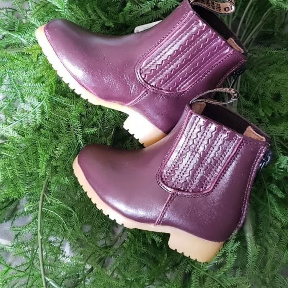 Size 2 boots shoes